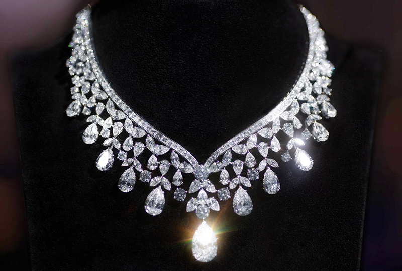 Simply Exceptional Rare Jewels and Extraordinary Diamonds Gala Dinner ...